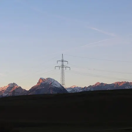 帕奥林格尔霍夫旅馆 *